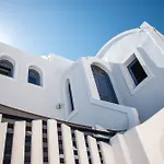 Genesis Cave Villa Oia