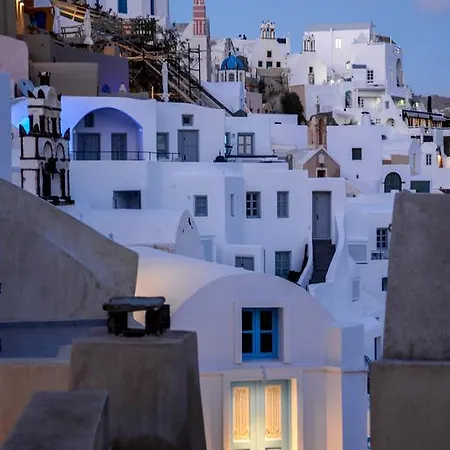 Genesis Cave Oia (Santorini)