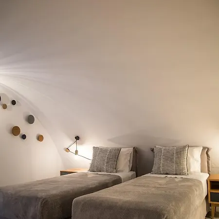 Genesis Cave Villa Oia (Santorini)