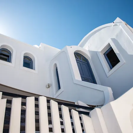 Genesis Cave Villa Oia (Santorini)