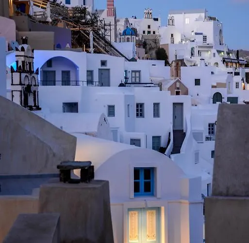 Genesis Cave Oia (Santorini)