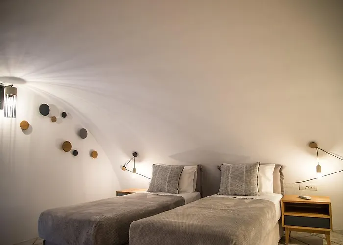 Genesis Cave Villa Oia